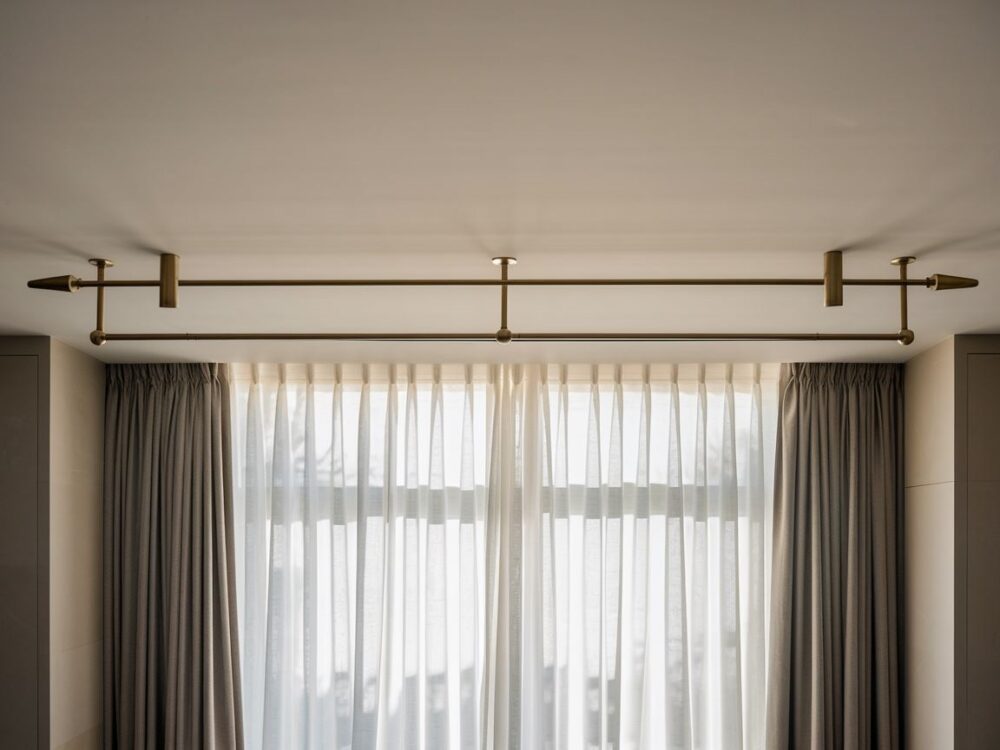 aranżacja karnisza w salonie