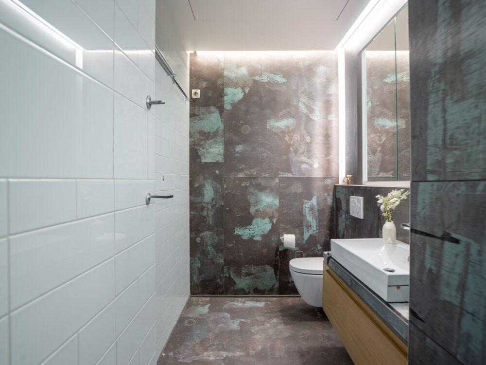 stare płytki z naklejkami wodoodpornymi